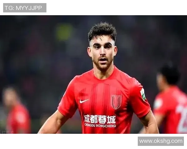 矮个子足球明星现役表现出色引发球迷热议与关注